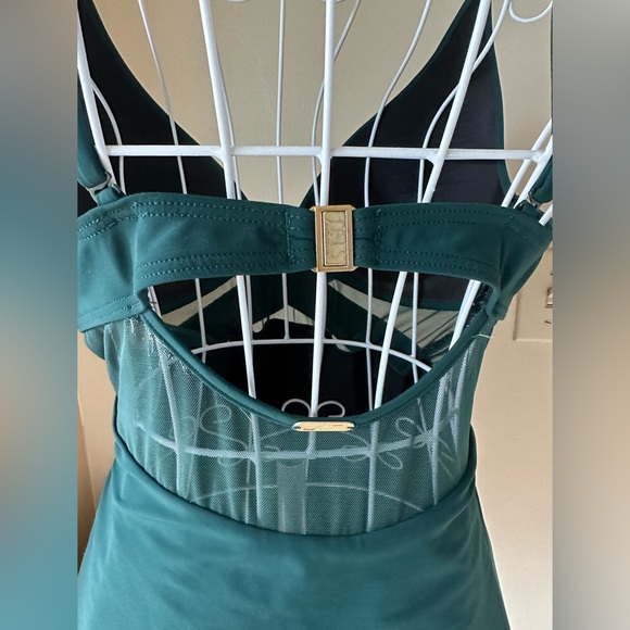 Jets One Piece Swimsuit - Picture 8 of 15